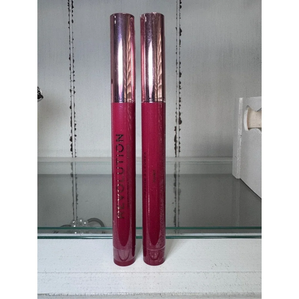 Makeup Revolution Velvet Kiss Lip Crayon Ruby Red Matte Lipstick Duo 2 Pack NEW